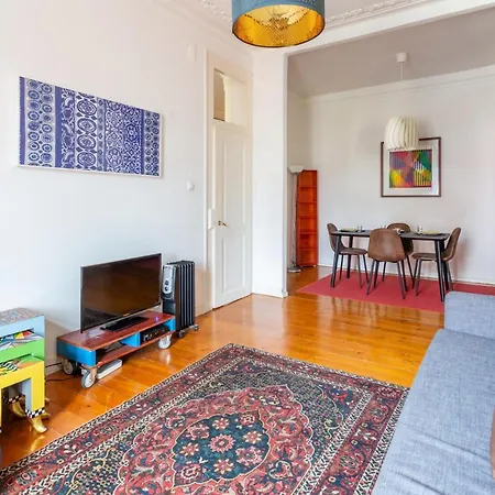 Bright 2 Bedroom 100m From Av. Liberdade Appartement
