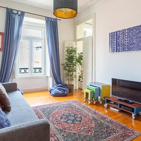 Bright 2 Bedroom 100m From Av. Liberdade Appartement
