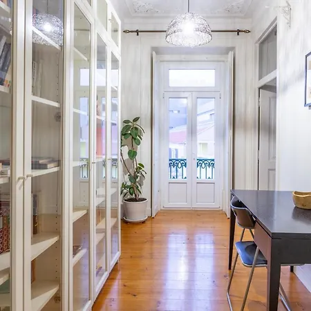 Bright 2 Bedroom 100m From Av. Liberdade Апартаменты *